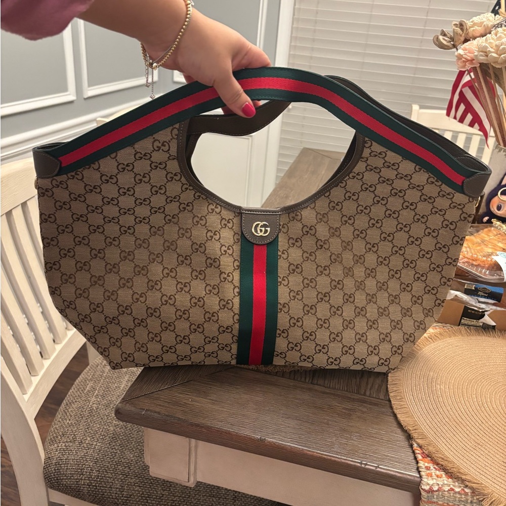 Giglioooo large tote in beige
